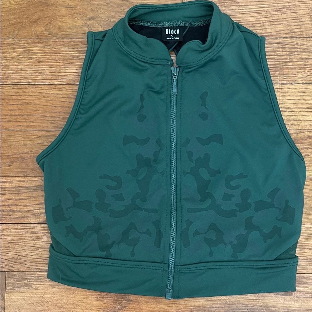 BLOCH Mirage Collection women’s Forrest green zip mock neck crop top, small